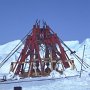 Keel Testing apparatus off Sakhalin Island. Apparatus is capable of applying a vertical load of 200tonnes to the underlying ridge keel.  (1998)